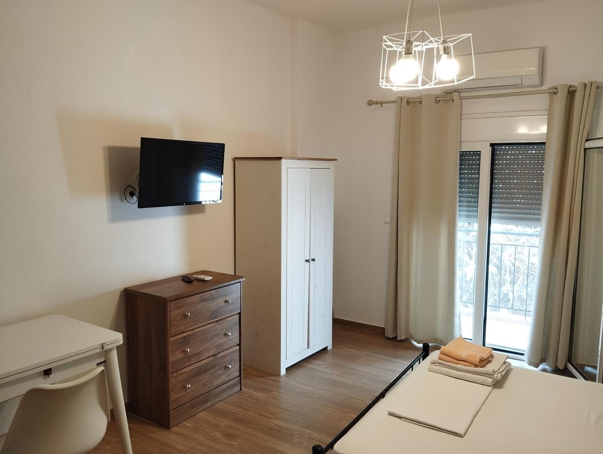 Eleven Apartment *